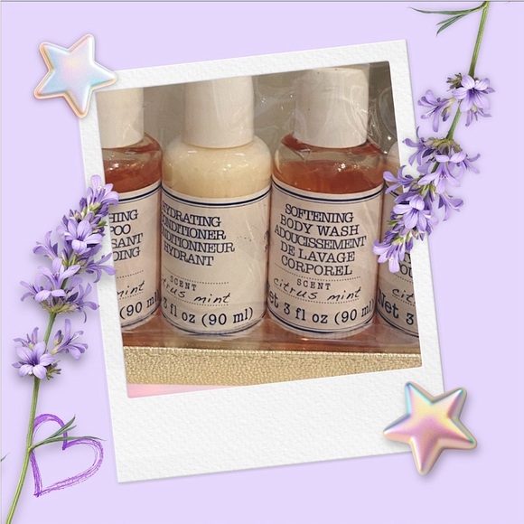 Ready To Go Travel Kit, Women’s, 4 Piece Bath Necessities, in Zippered Case, New - Picture 2 of 4